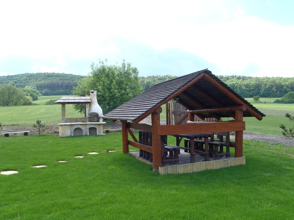 Ubytovanie Koliba Pacho - Zrub Jolanka Prievidza Habitación foto