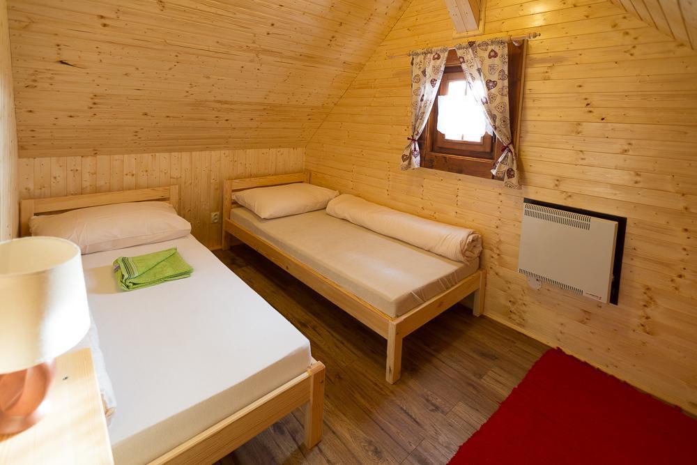 Ubytovanie Koliba Pacho - Zrub Jolanka Prievidza Habitación foto